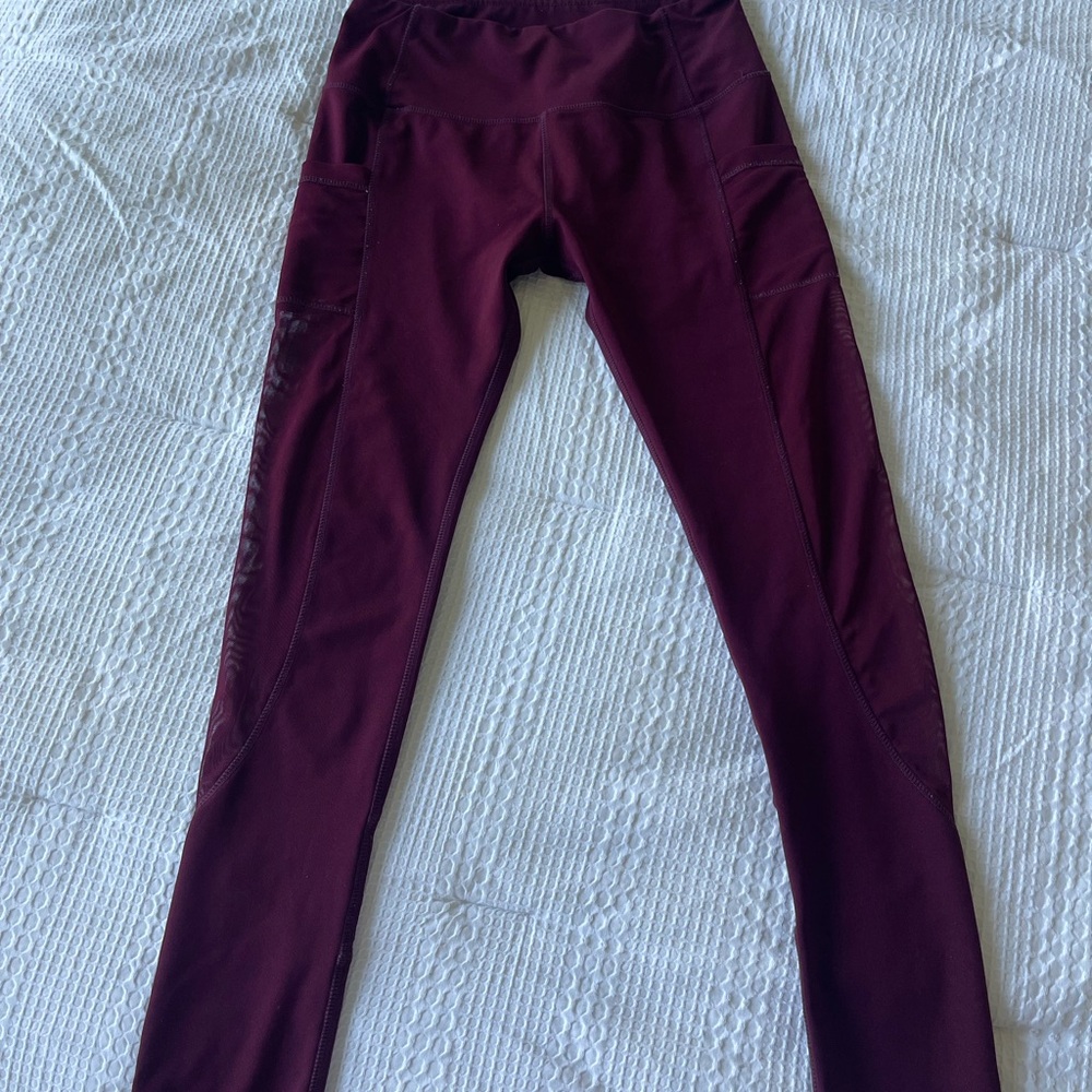 Women Burgundy Active Leggings with Side Pockets